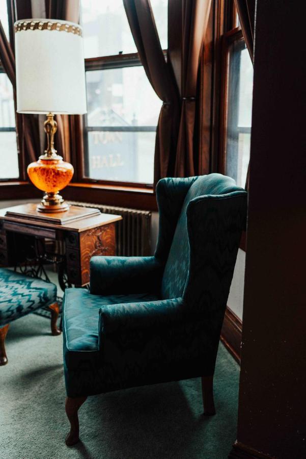 Town Hall Inn Lead ภายนอก รูปภาพ