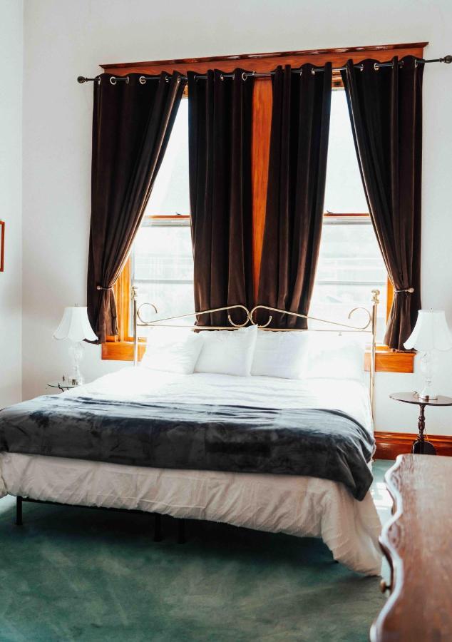 Town Hall Inn Lead ภายนอก รูปภาพ