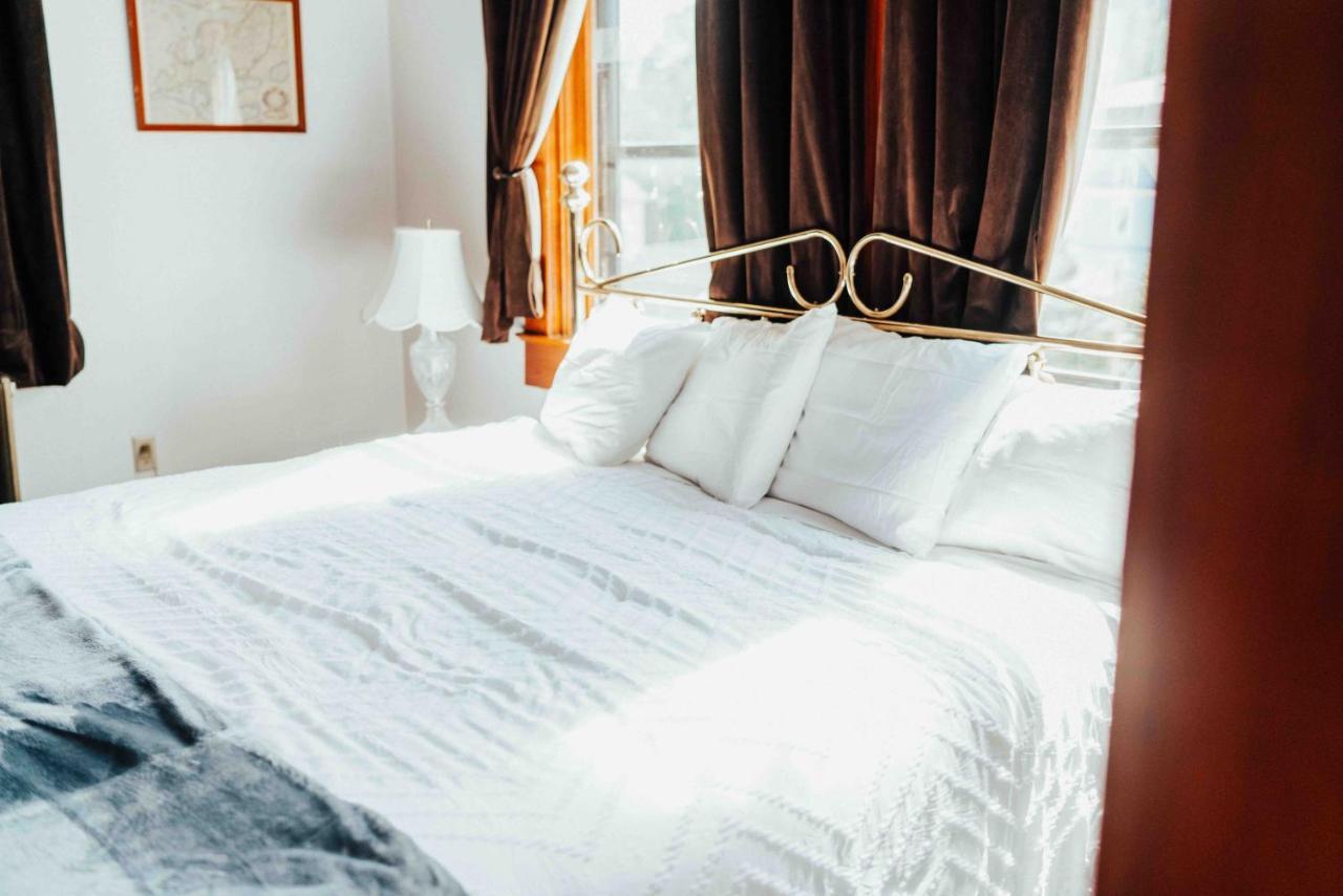 Town Hall Inn Lead ภายนอก รูปภาพ