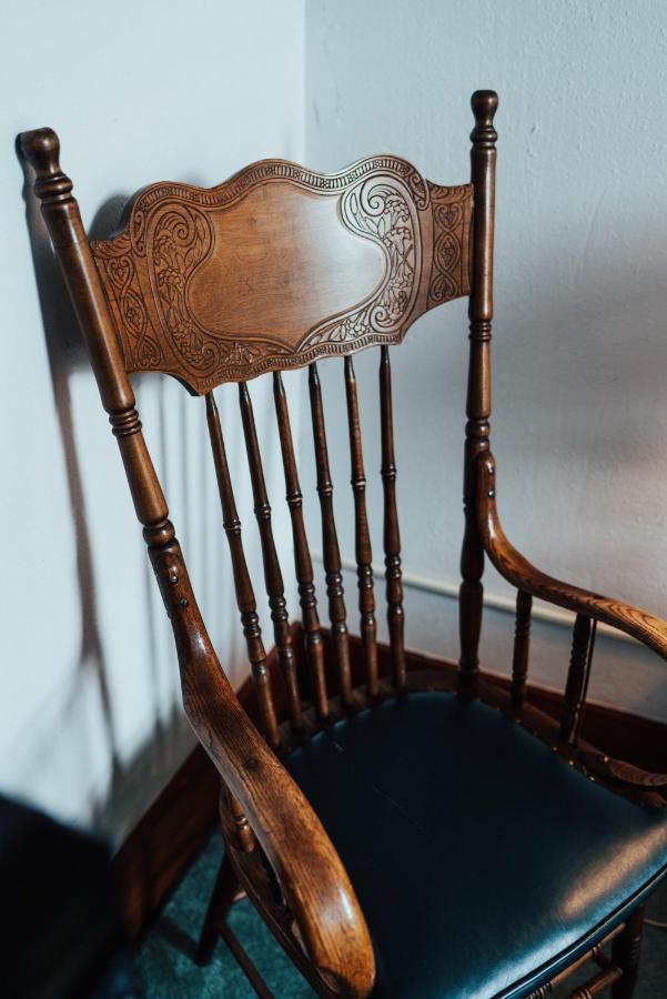 Town Hall Inn Lead ภายนอก รูปภาพ