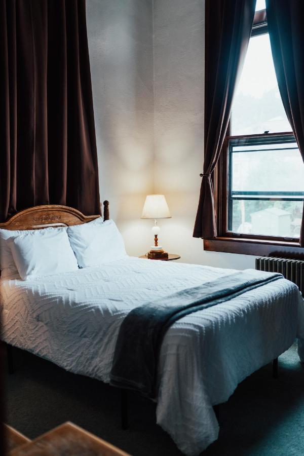 Town Hall Inn Lead ภายนอก รูปภาพ