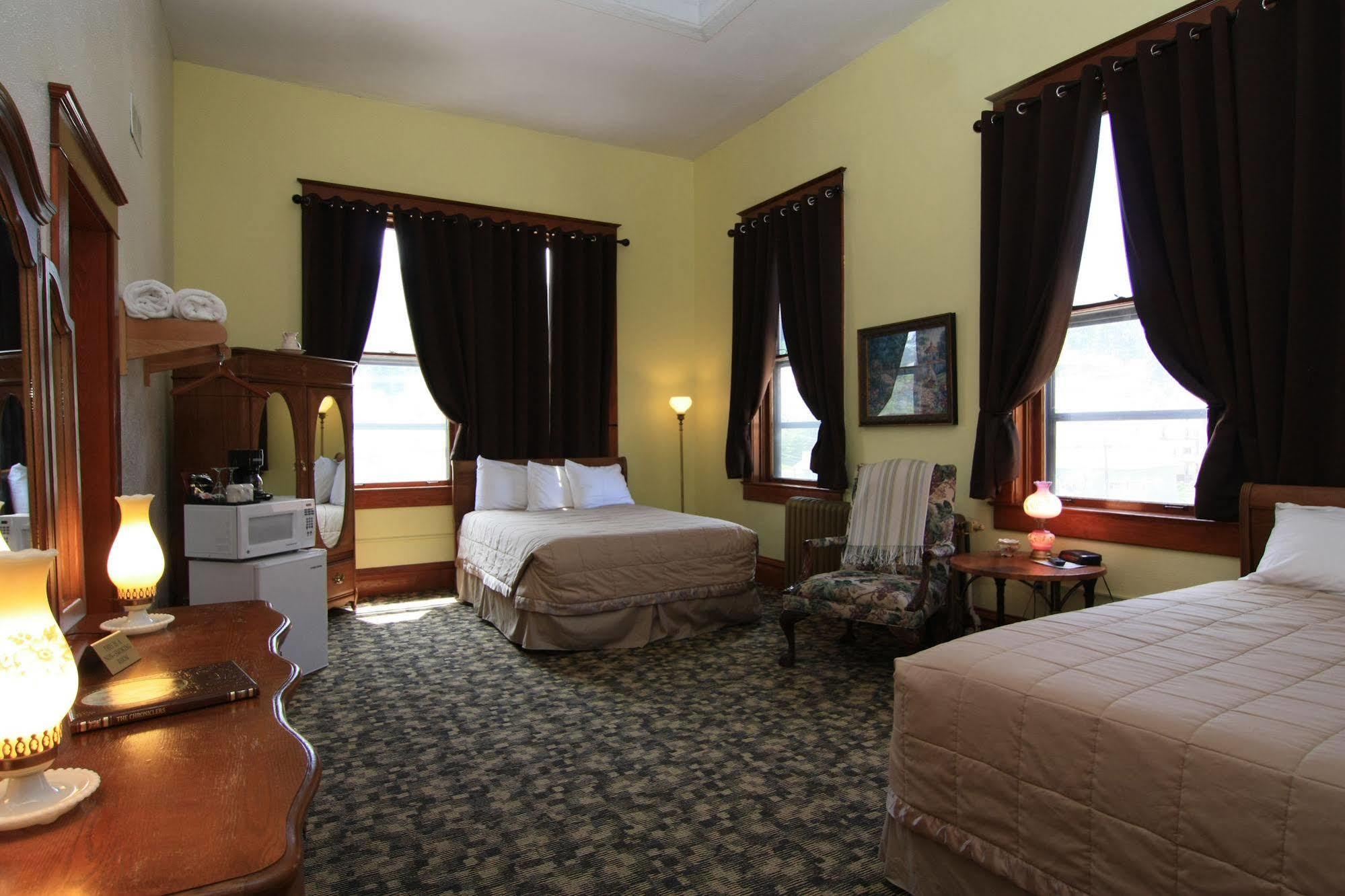 Town Hall Inn Lead ภายนอก รูปภาพ